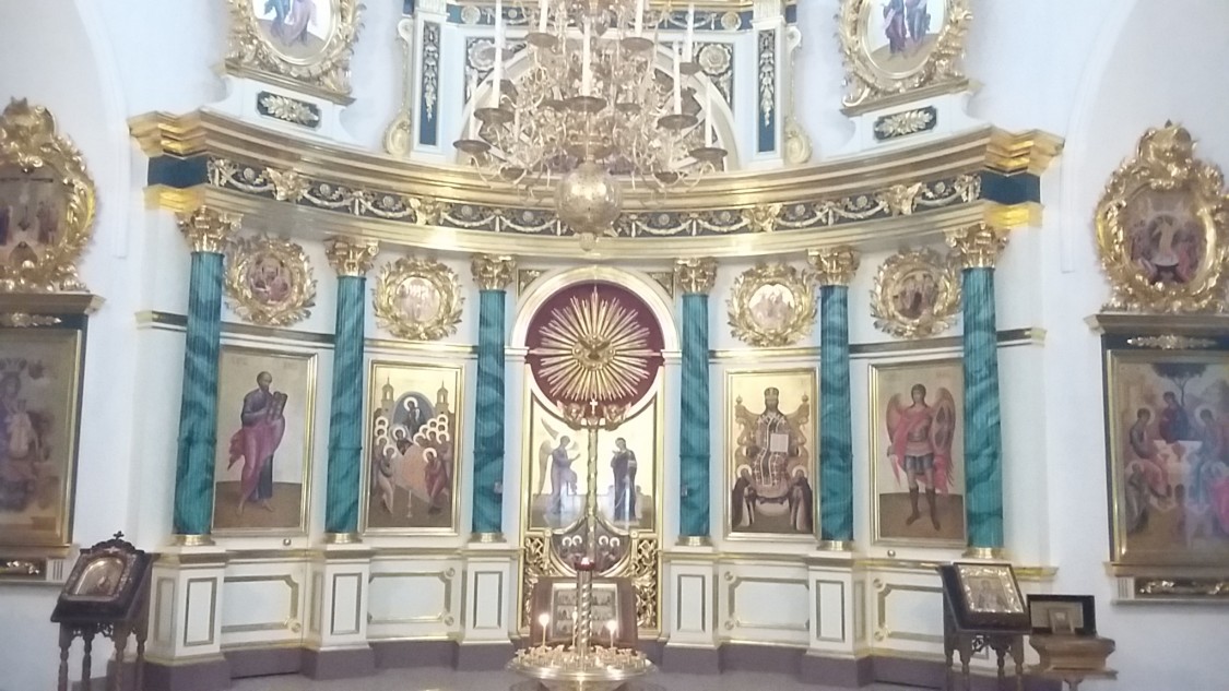 Церковь Успения Пресвятой Богородицы на Могильцах, Хамовники (Центральный административный округ (ЦАО), г. Москва). интерьер и убранство
