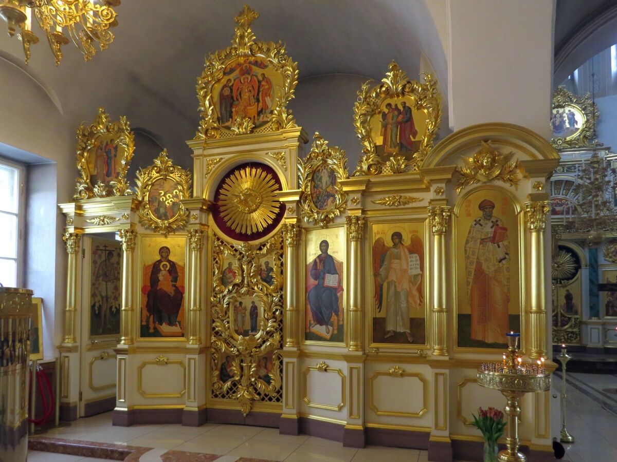 Церковь Успения Пресвятой Богородицы на Могильцах, Хамовники (Центральный административный округ (ЦАО), г. Москва). интерьер и убранство, Иконостас северного придела (Спиридона Тримифунтского)