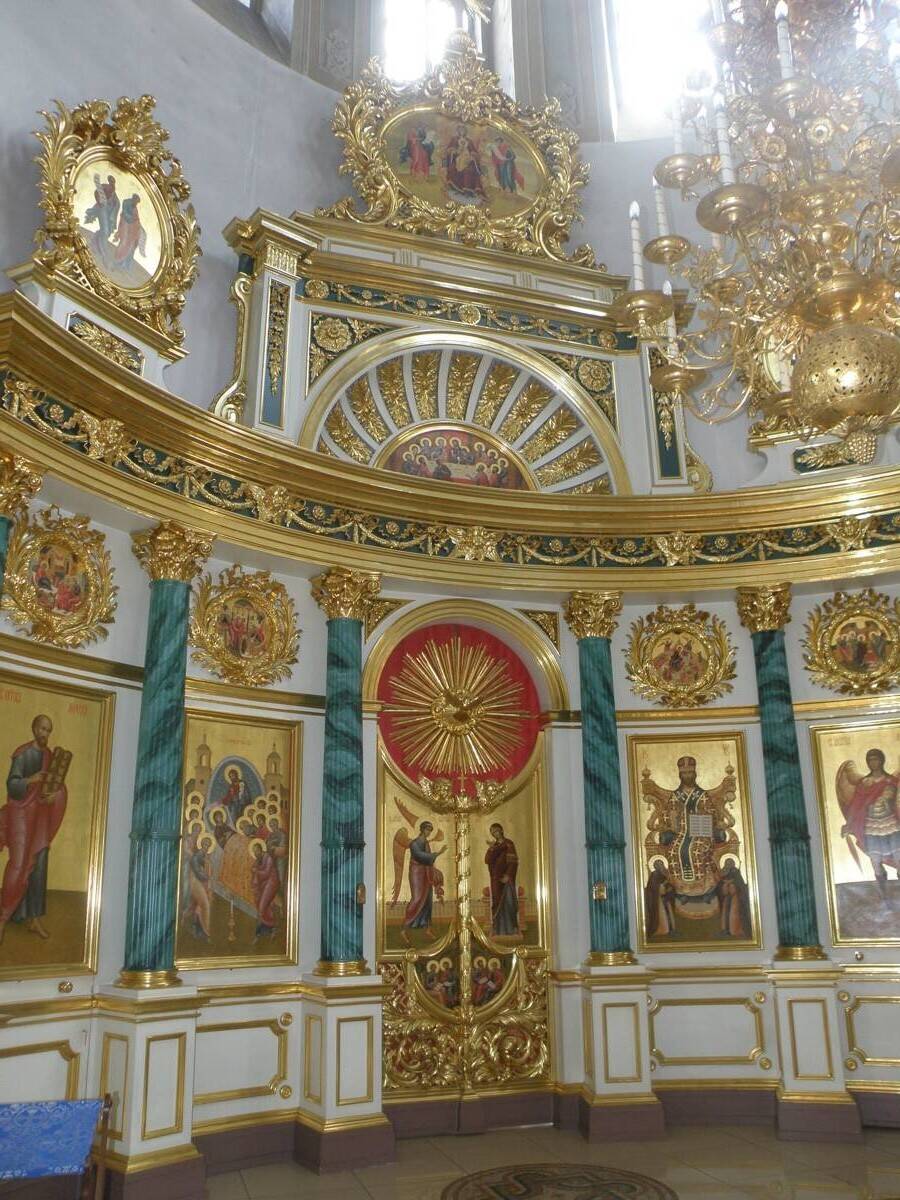 Церковь Успения Пресвятой Богородицы на Могильцах, Хамовники (Центральный административный округ (ЦАО), г. Москва). интерьер и убранство