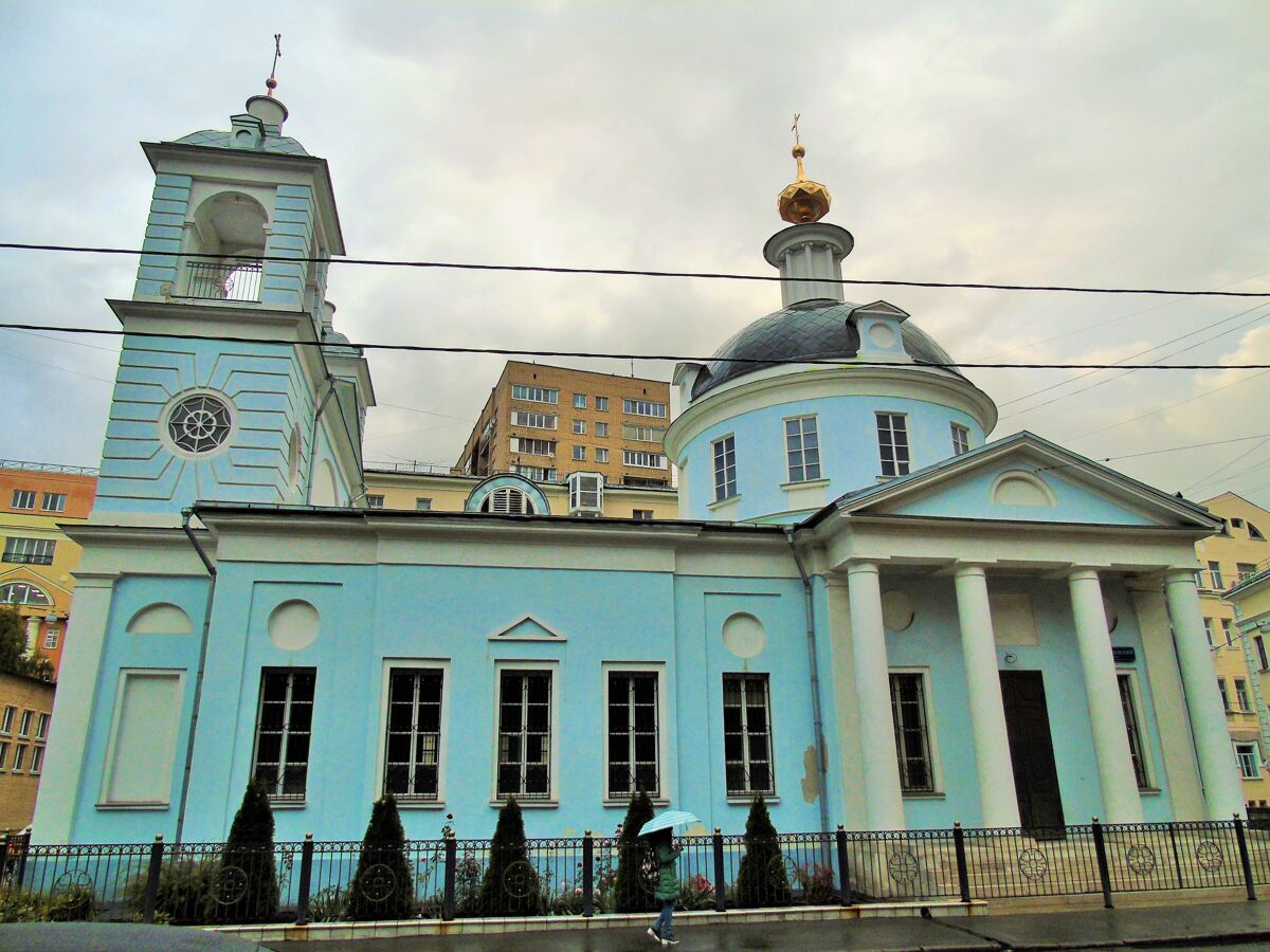 Церковь Успения Пресвятой Богородицы на Могильцах, Хамовники (Центральный административный округ (ЦАО), г. Москва). фасады