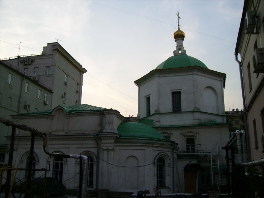 Церковь Благовещения Пресвятой Богородицы (Космы и Дамиана) в Шубине, Тверской (Центральный административный округ (ЦАО), г. Москва). фасады, Вид  с  юго-востока
