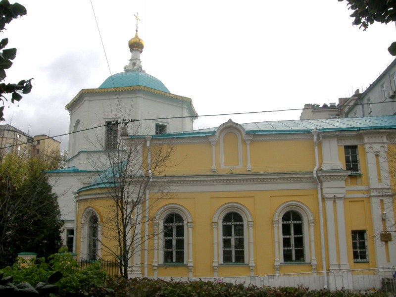 Тверской. Церковь Благовещения Пресвятой Богородицы (Космы и Дамиана) в Шубине. общий вид в ландшафте