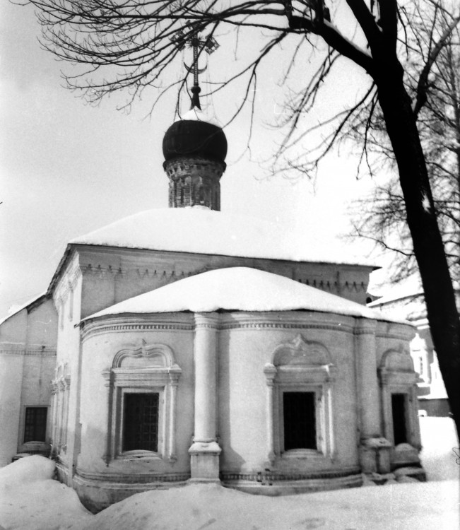 Новодевичий монастырь. Церковь Амвросия Медиоланского, Хамовники (Центральный административный округ (ЦАО), г. Москва). фасады