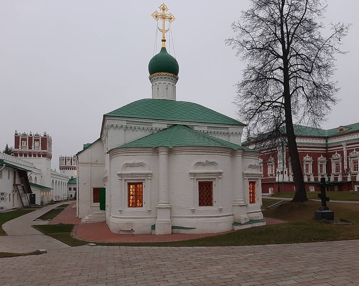 фасады. Новодевичий монастырь. Церковь Амвросия Медиоланского, Хамовники (Центральный административный округ (ЦАО), г. Москва)