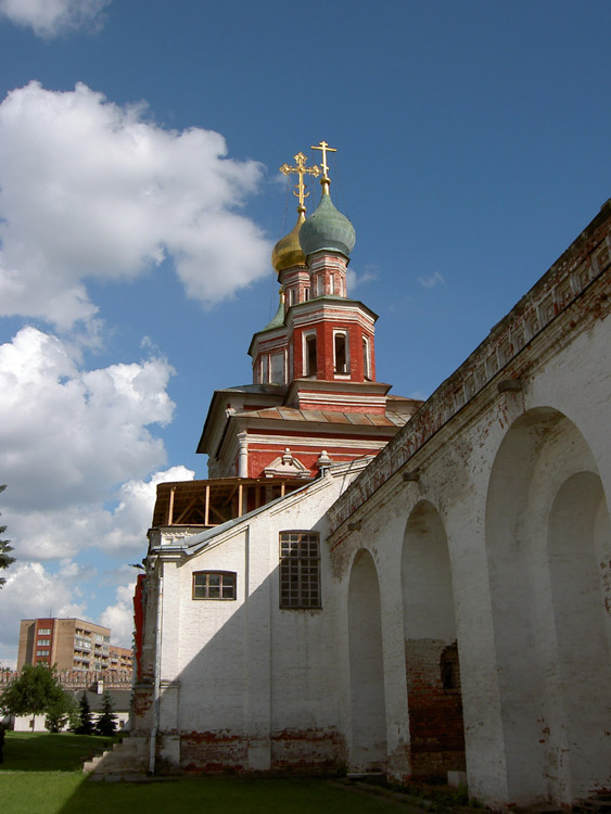 Хамовники. Новодевичий монастырь. Церковь Покрова Пресвятой Богородицы. фасады