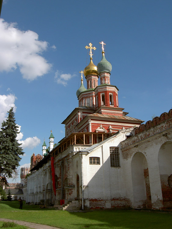 Хамовники. Новодевичий монастырь. Церковь Покрова Пресвятой Богородицы. фасады