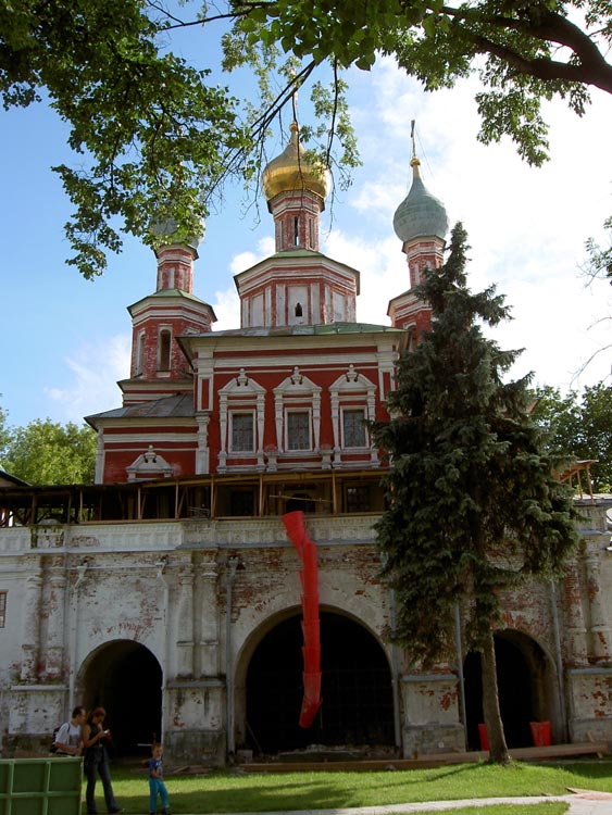 Хамовники. Новодевичий монастырь. Церковь Покрова Пресвятой Богородицы. фасады