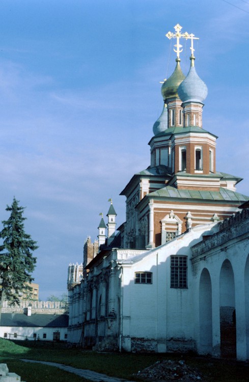 Хамовники. Новодевичий монастырь. Церковь Покрова Пресвятой Богородицы. архитектурные детали