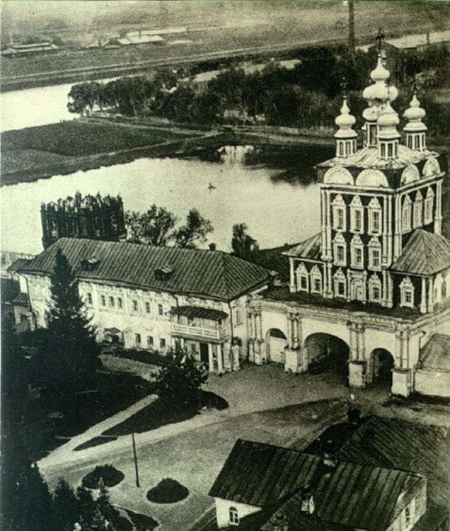 Хамовники. Новодевичий монастырь. Церковь Спаса Преображения. архивная фотография, Фото с сайта http://sontucio.livejournal.com/330376.html