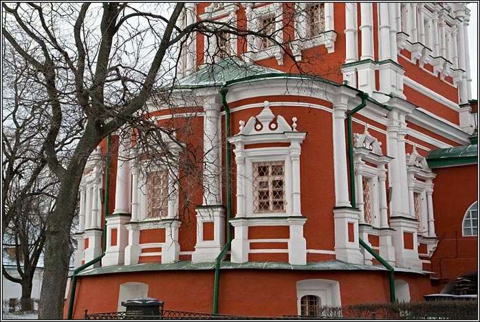 Новодевичий монастырь. Церковь Успения Пресвятой Богородицы, Хамовники (Центральный административный округ (ЦАО), г. Москва). архитектурные детали