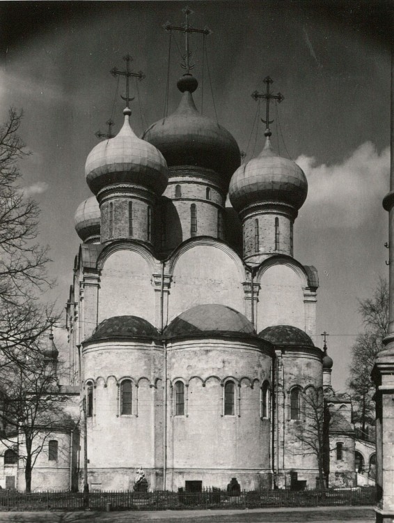 Хамовники. Новодевичий монастырь. Собор Смоленской иконы Божией Матери. архивная фотография, Фото Германа Гроссмана. 1958 год