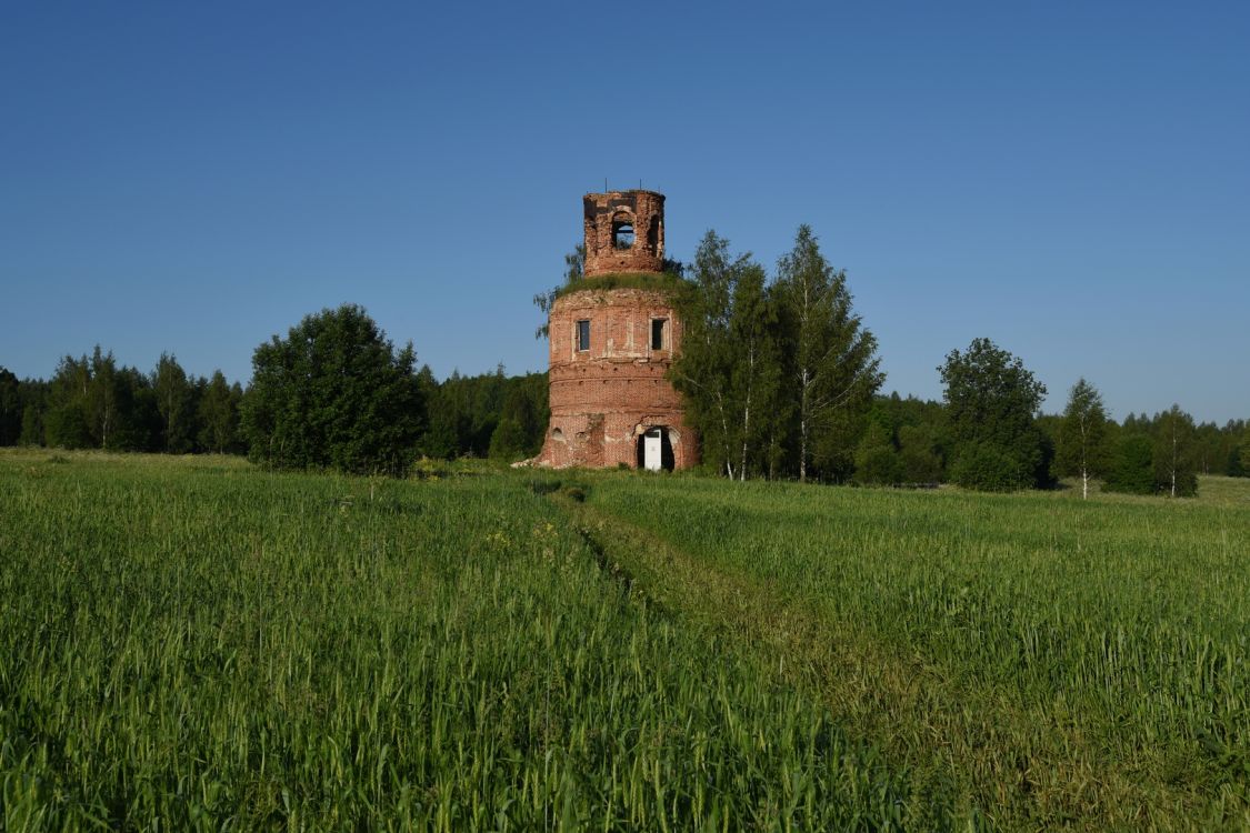 Церковь Усекновения главы Иоанна Предтечи, Крутое (Киреевский район, Тульская область). общий вид в ландшафте, Общий вид с севера