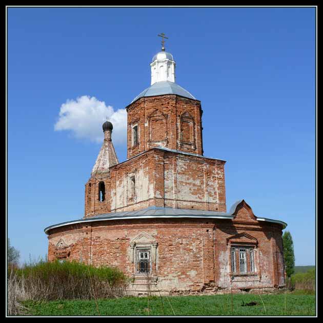 Обидимо. Церковь Рождества Пресвятой Богородицы. фасады