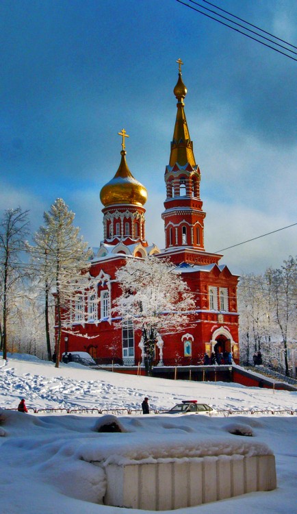 Церковь Казанской иконы Божией Матери, Ижевск (Ижевск, город, Республика Удмуртия). фасады, Вид на рковь с улицы к.Маркса