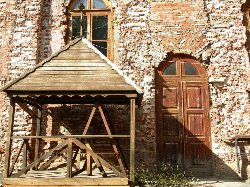 Церковь Василия Исповедника у Рогожской заставы, Таганский (Центральный административный округ (ЦАО), г. Москва). дополнительная информация, Временная звонница и южный вход