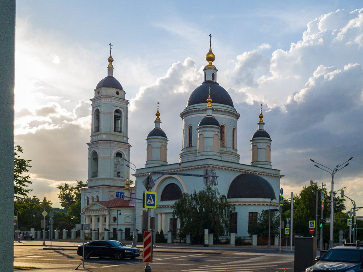 Церковь Сергия Радонежского (Троицы Живоначальной) в Рогожской слободе, Таганский (Центральный административный округ (ЦАО), г. Москва). общий вид в ландшафте