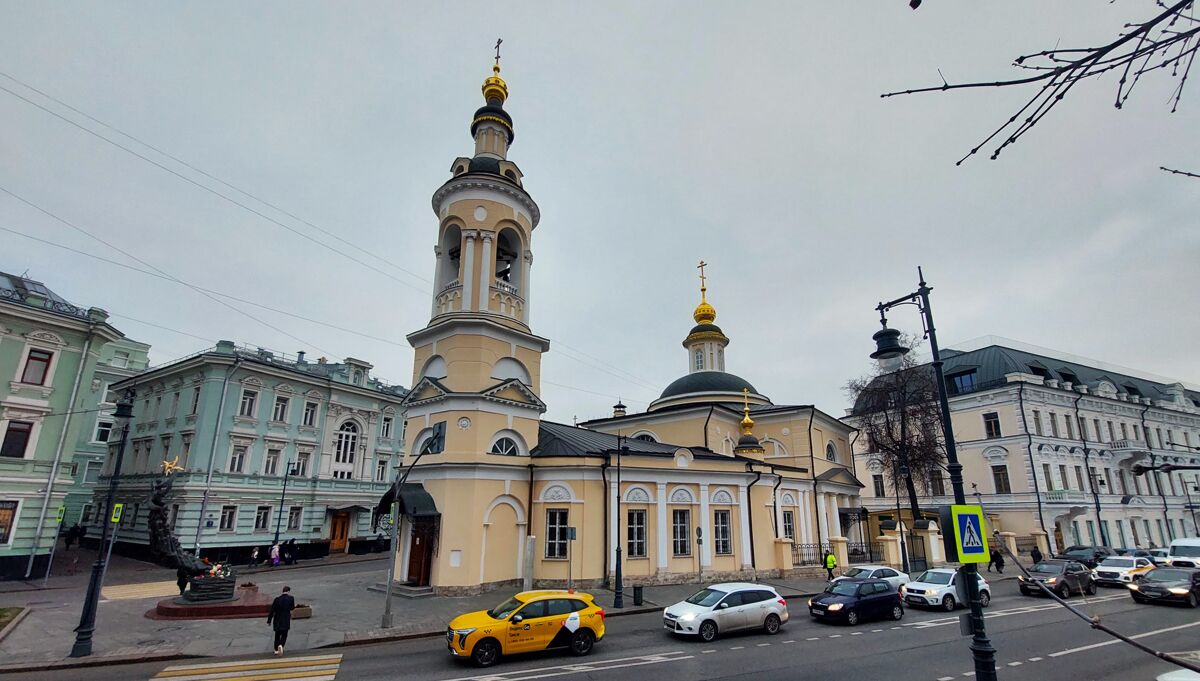 Церковь Рождества Пресвятой Богородицы на Кулишках (на Стрелке), Таганский (Центральный административный округ (ЦАО), г. Москва). общий вид в ландшафте