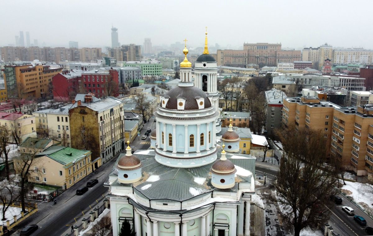 Церковь Мартина Исповедника (Вознесения Господня) в Алексеевской новой слободе, Таганский (Центральный административный округ (ЦАО), г. Москва). общий вид в ландшафте