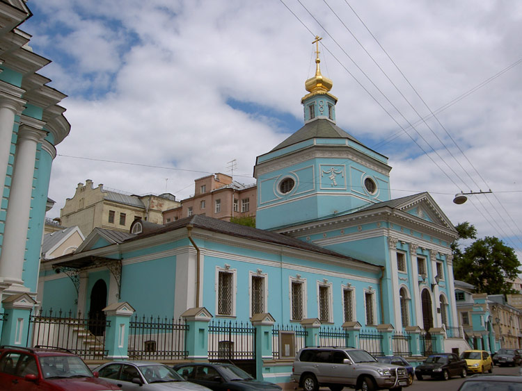 Таганский. Церковь Троицы Живоначальной в Серебряниках. фасады