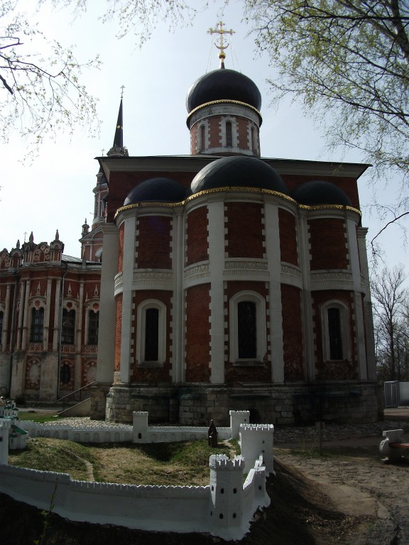 Можайск. Церковь Петра и Павла (Старо-Никольский собор). фасады