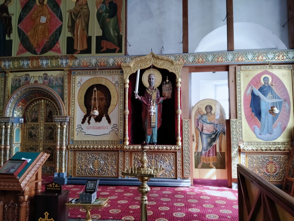 Собор Николая Чудотворца, Можайск (Можайский городской округ, Московская область). интерьер и убранство, фрагмент интерьера (скульптурный образ Николы Можайского в иконостасе))