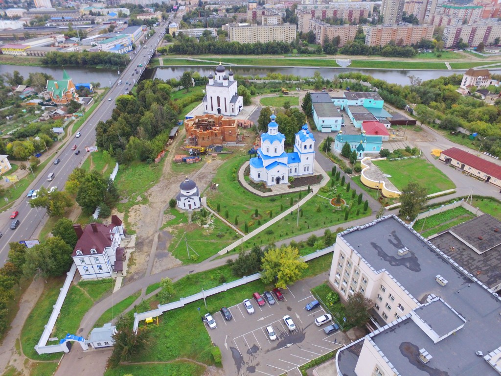 Успенский мужской монастырь, Орёл (Орёл, город, Орловская область). общий вид в ландшафте, Вид с севера, фото с квадрокоптера.