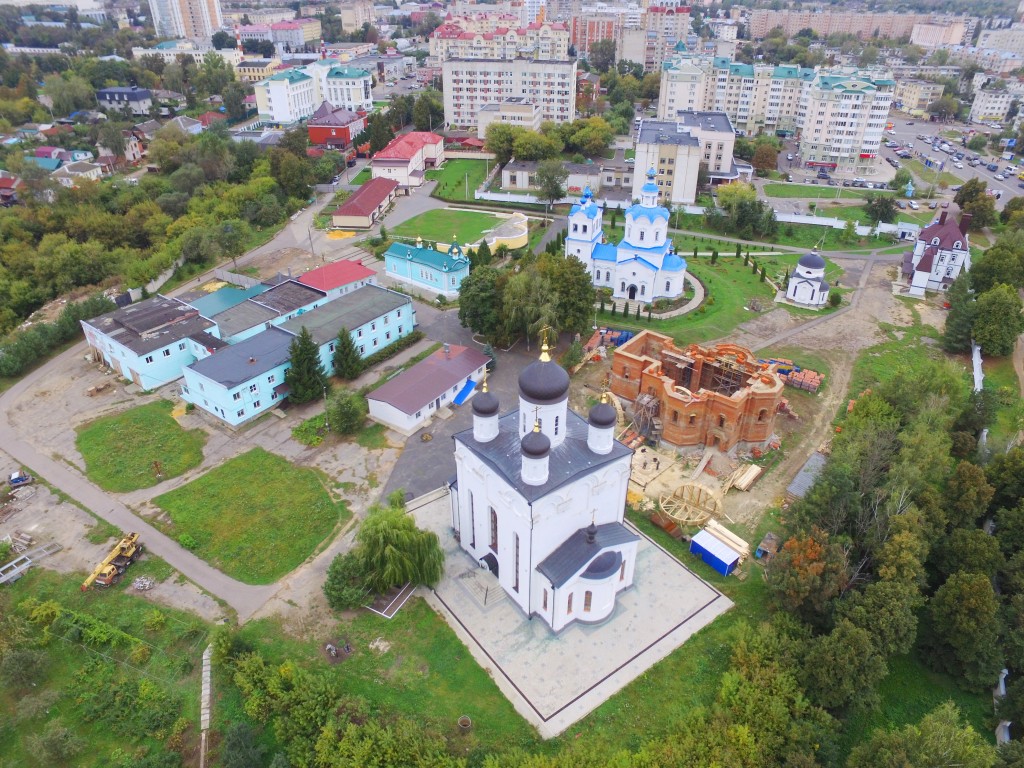 Орёл. Успенский мужской монастырь. общий вид в ландшафте, Вид с юго-востока, фото с квадрокоптера.