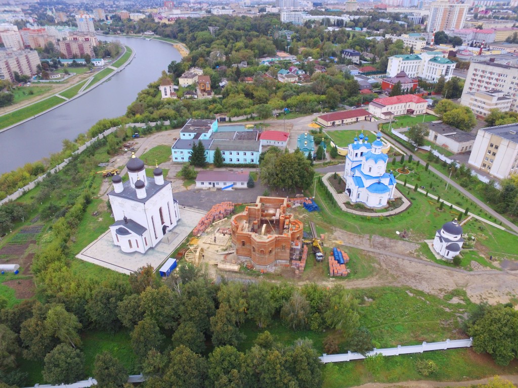 Успенский мужской монастырь, Орёл (Орёл, город, Орловская область). общий вид в ландшафте, Вид с востока, фото с квадрокоптера.