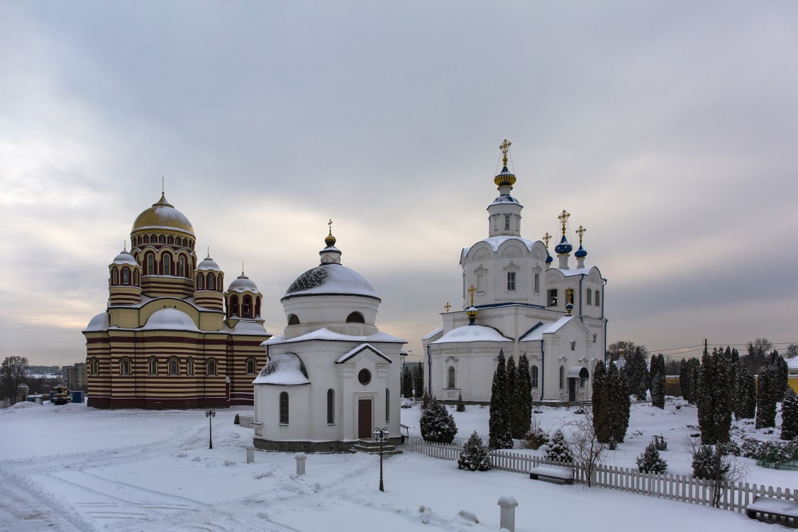 Орёл. Успенский мужской монастырь. общий вид в ландшафте