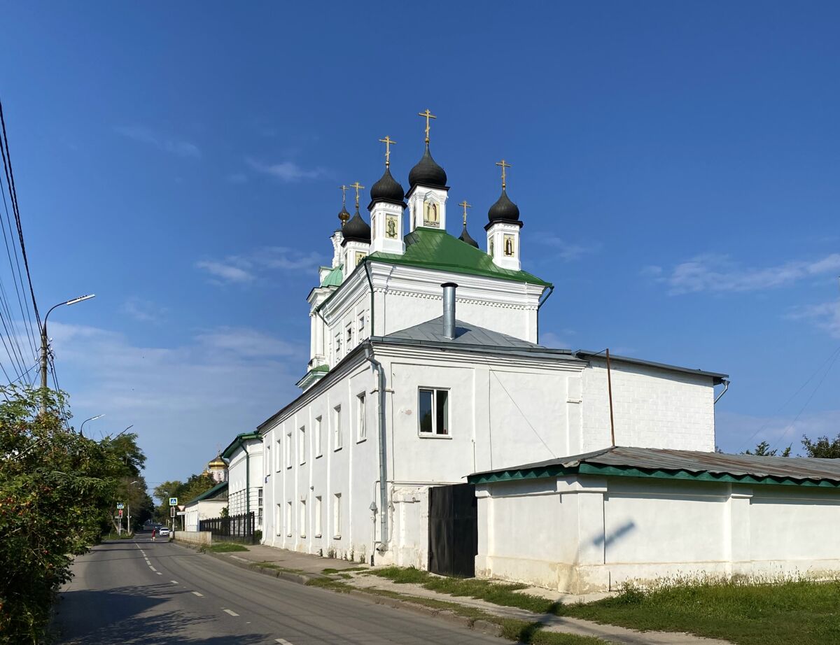 Церковь Илии Пророка, Орёл (Орёл, город, Орловская область). дополнительная информация, Общий вид с приходскими постройками с юго-востока