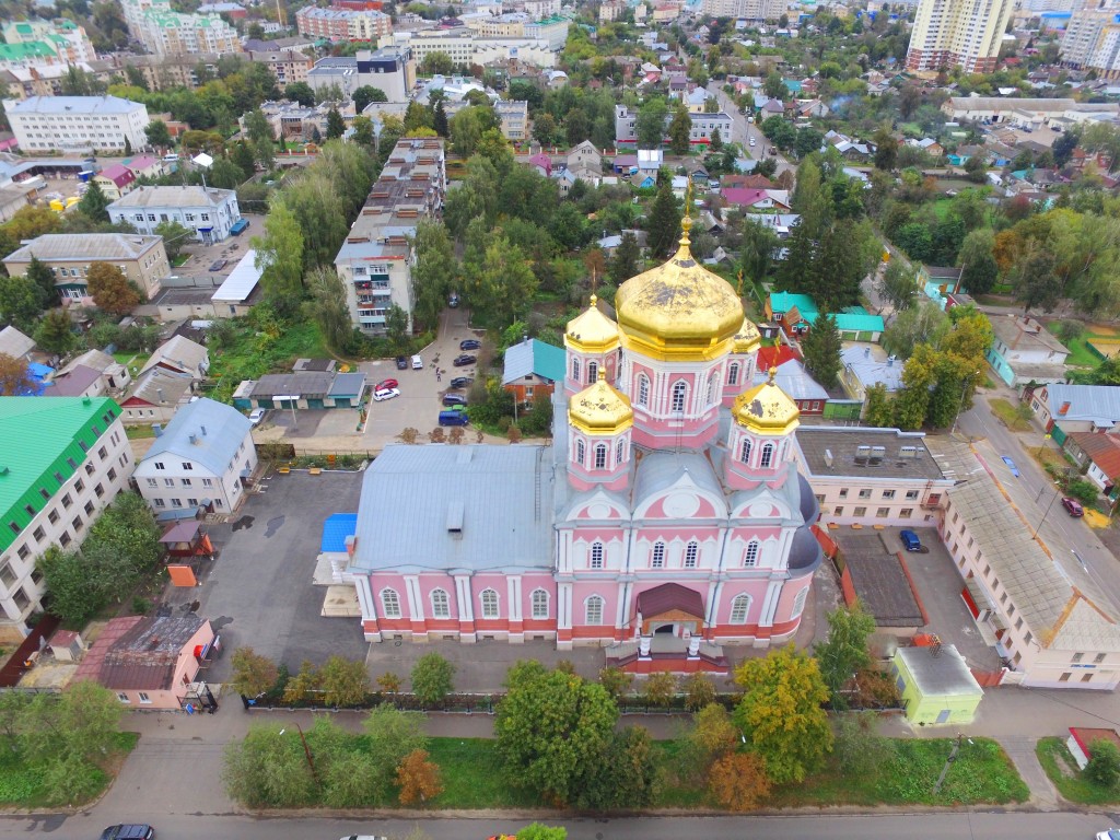 Орёл. Кафедральный собор Смоленской иконы Божией Матери. общий вид в ландшафте, Вид с юга, фото с квадрокоптера.