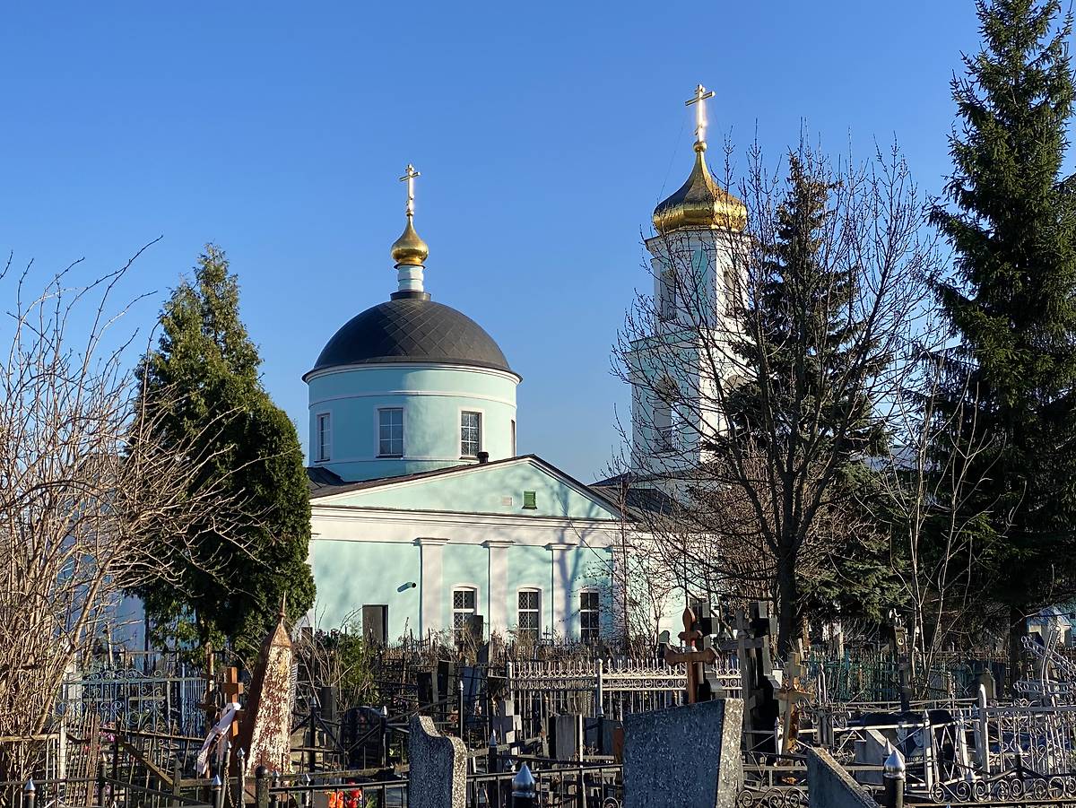 Вид с северо-востока, фасады. Церковь Троицы Живоначальной на Троицком кладбище, Орёл (Орёл, город, Орловская область)