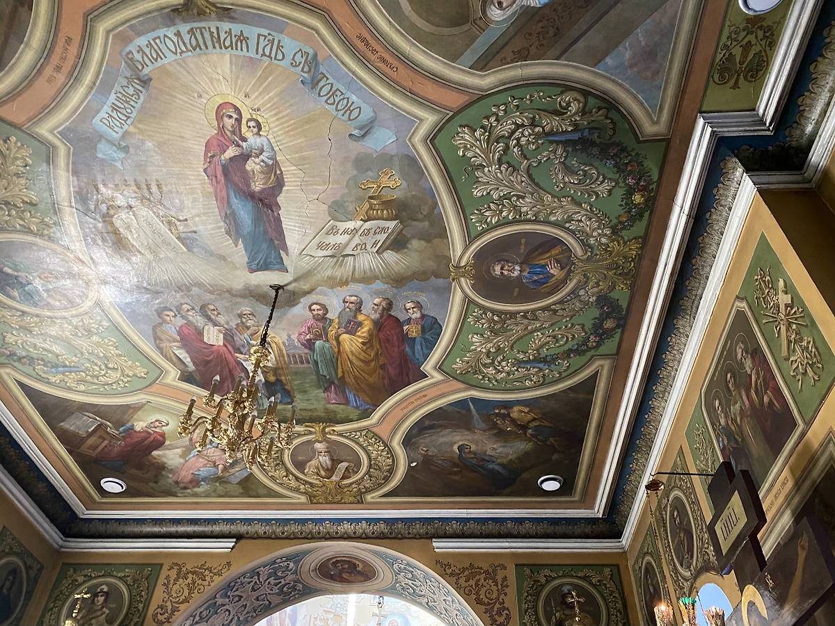 Роспись потолка в притворе, интерьер и убранство. Церковь Троицы Живоначальной на Троицком кладбище, Орёл (Орёл, город, Орловская область)