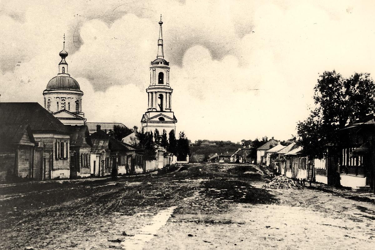 Вид на Крестовоздвиженскую церковь. Фотография нач. ХХ в., архивная фотография. Церковь Воздвижения Креста Господня, Мценск (Мценский район и г. Мценск, Орловская область)