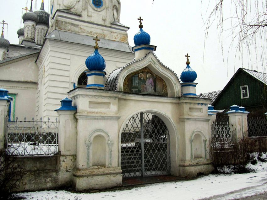 Мценск. Церковь Петра и Павла. архитектурные детали, ворота ограды