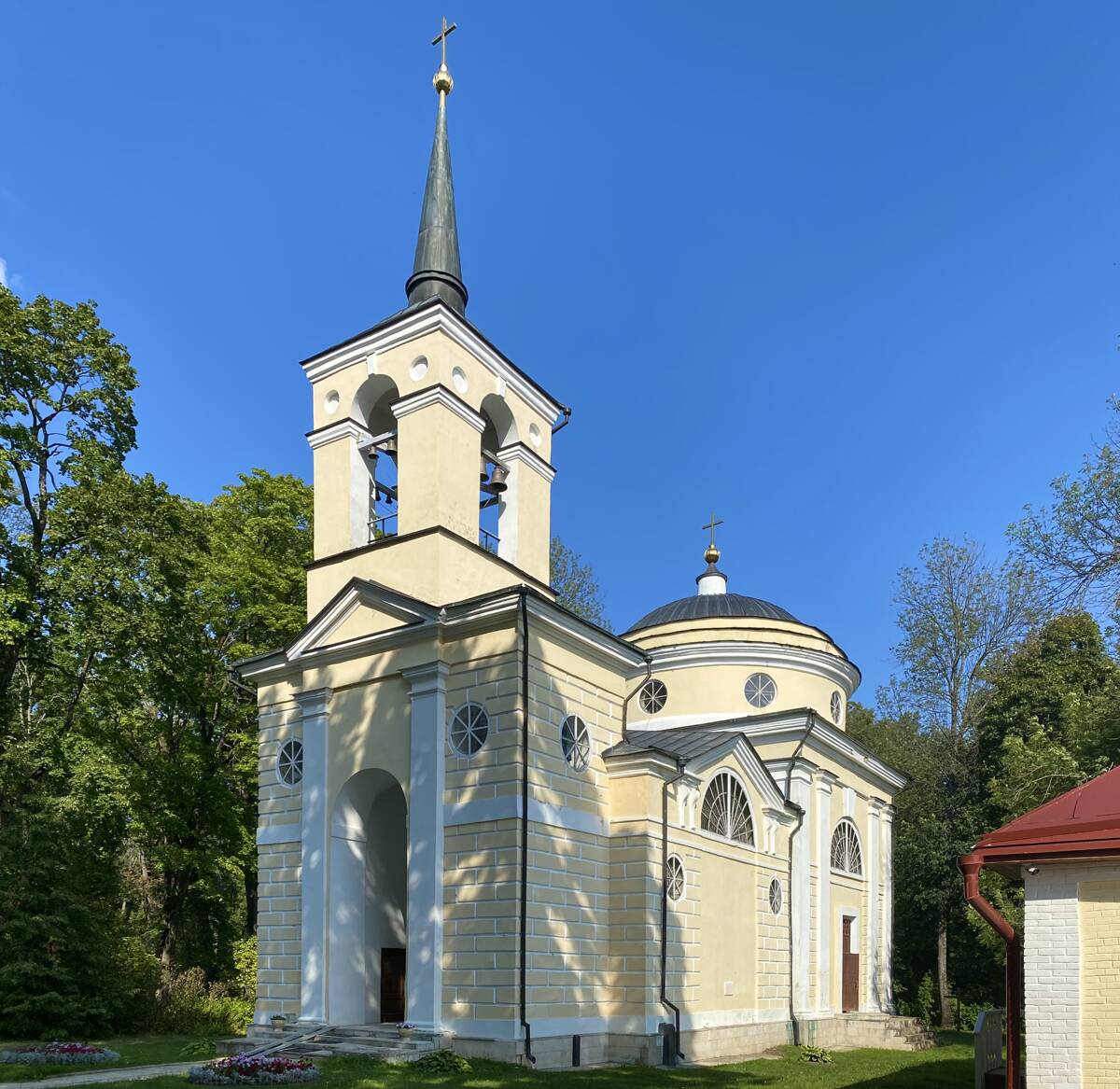 Церковь Преображения Господня, Спасское-Лутовиново (Мценский район и г. Мценск, Орловская область). фасады, Вид с юго-запада