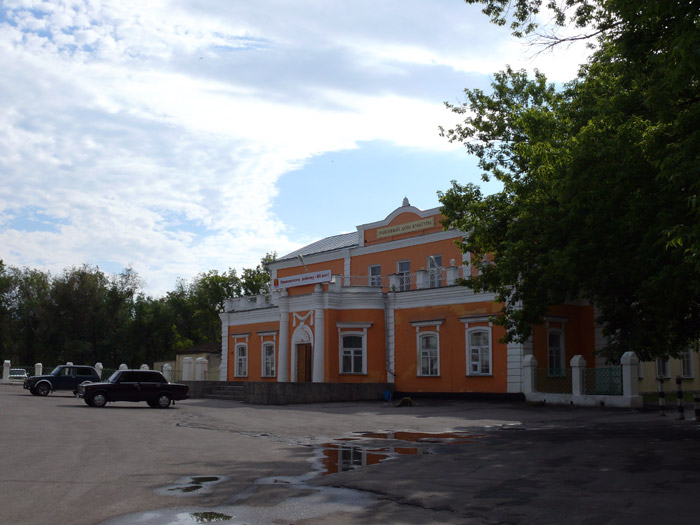 Собор Преображения Господня, Павловск (Павловский район, Воронежская область). дополнительная информация, Переделан под дворец культуры.Часы на колокольне действующие.
