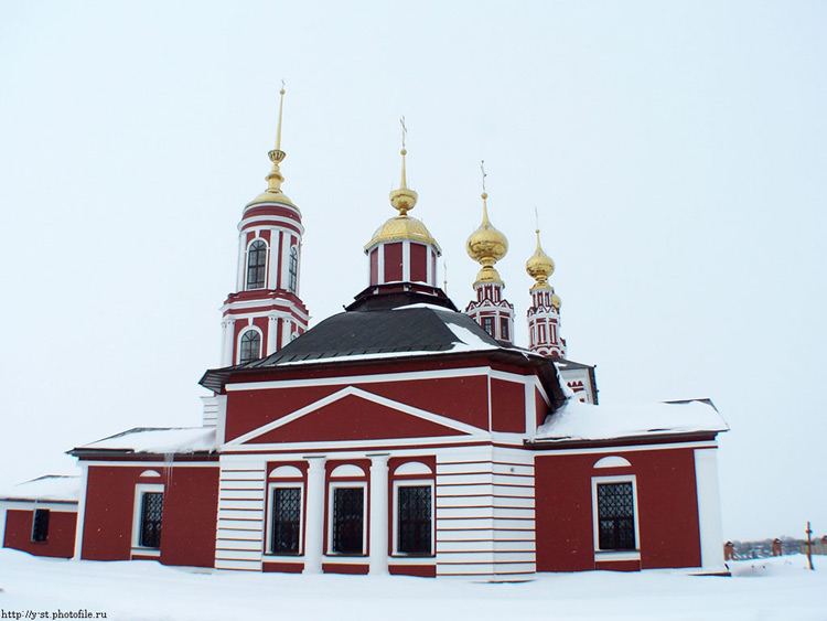 Суздаль. Суздальский православный лицей. Церковь Флора и Лавра. фасады