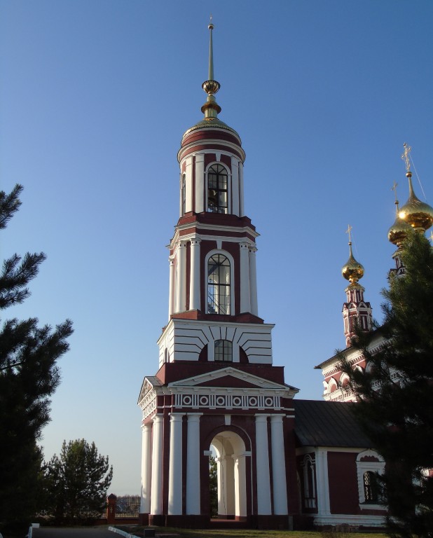 Суздаль. Суздальский православный лицей. Церковь Михаила Архангела. фасады