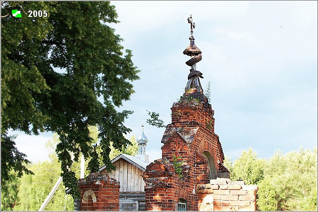 Глазово. Церковь Успения Пресвятой Богородицы. дополнительная информация, Северные ворота