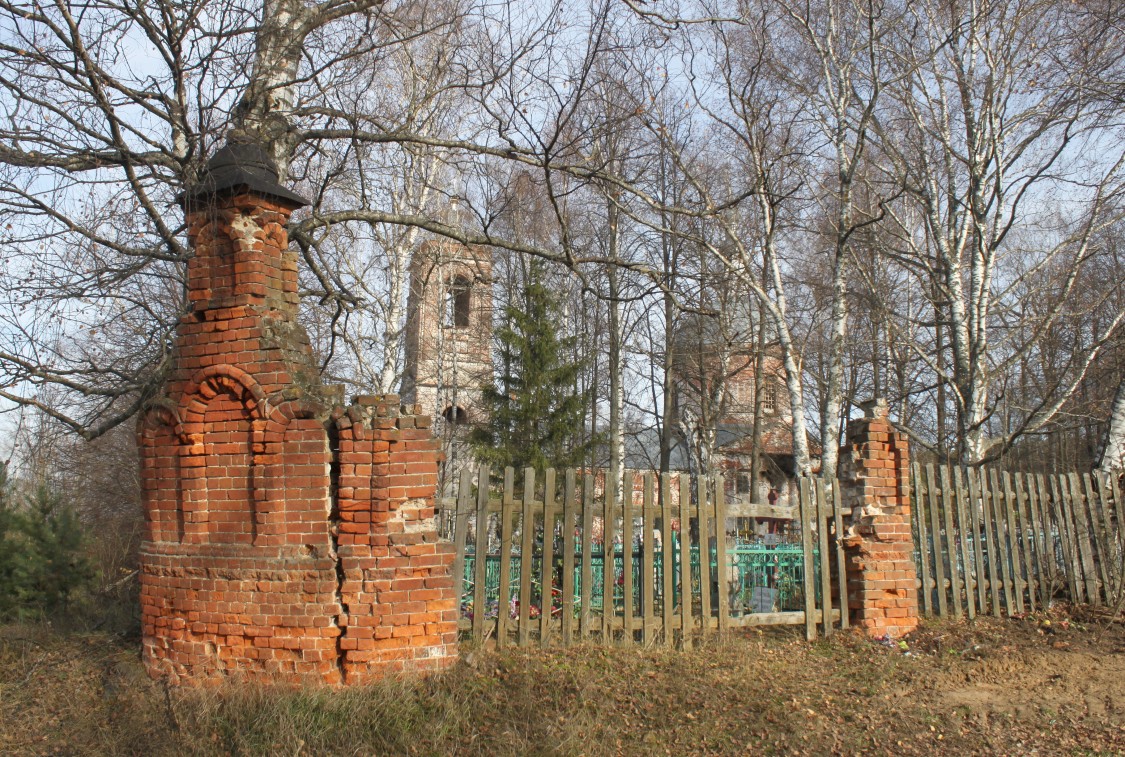 Церковь Успения Пресвятой Богородицы, Глазово (Камешковский район, Владимирская область). архитектурные детали, Юго-западная угловая башня ограды