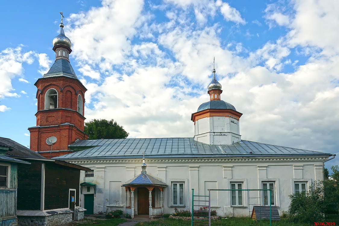 Верея. Церковь Покрова Пресвятой Богородицы. фасады