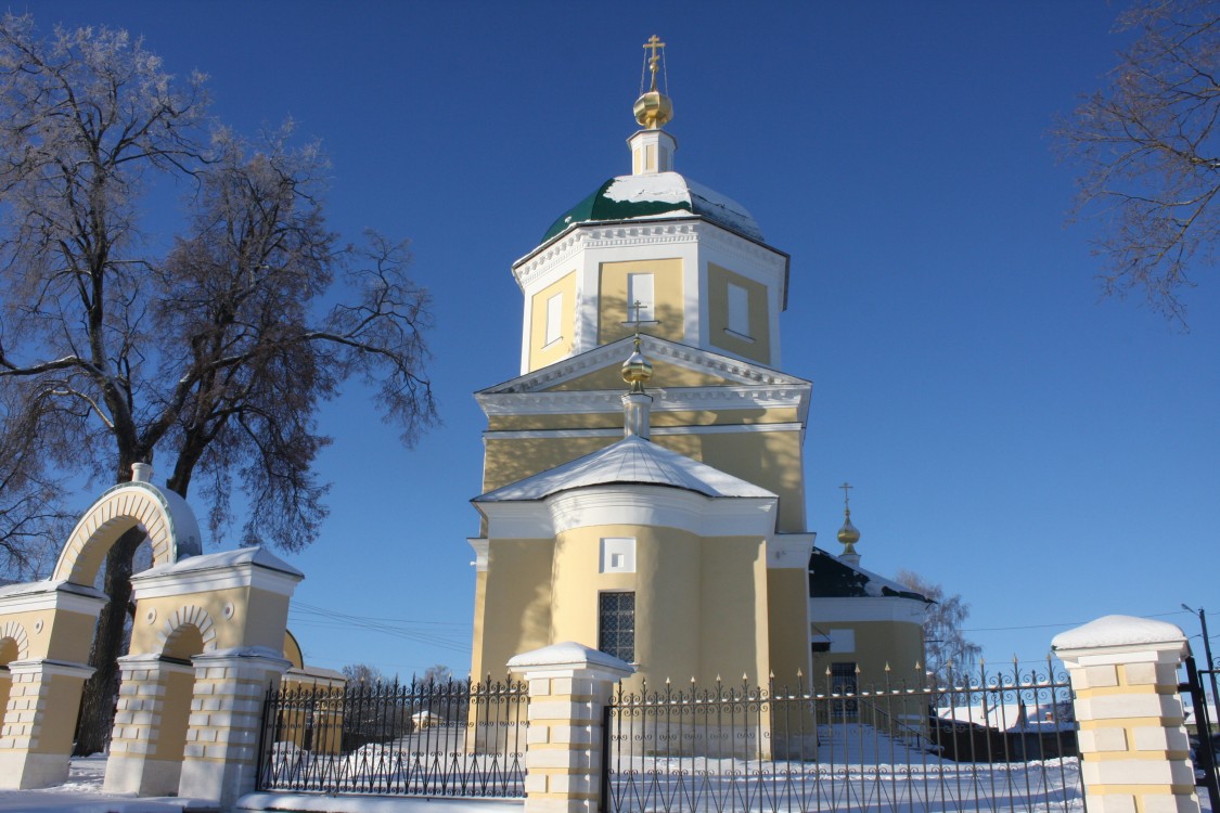 Верея. Церковь Константина и Елены. фасады