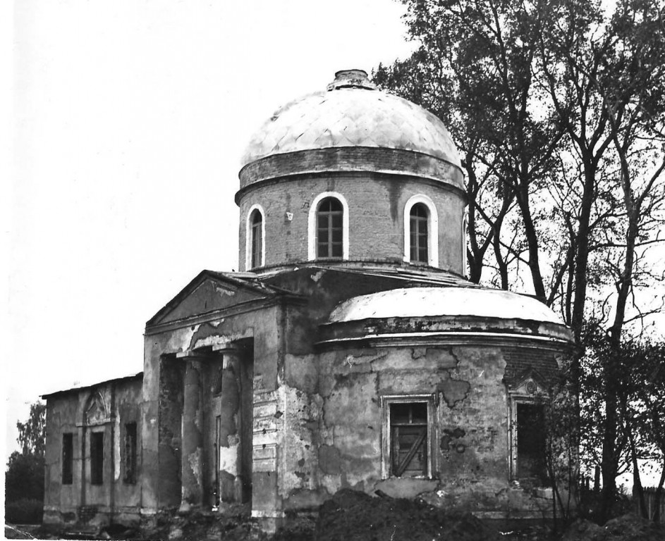 Покровское. Церковь Покрова Пресвятой Богородицы. фасады, переснято с моей фотографии 1979г.