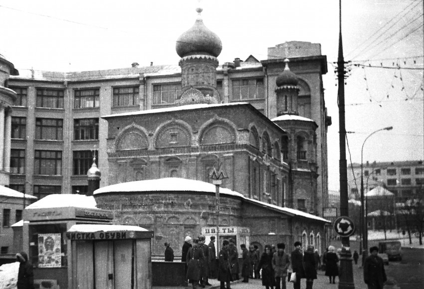 Таганский. Церковь Всех Святых на Кулишках. фасады