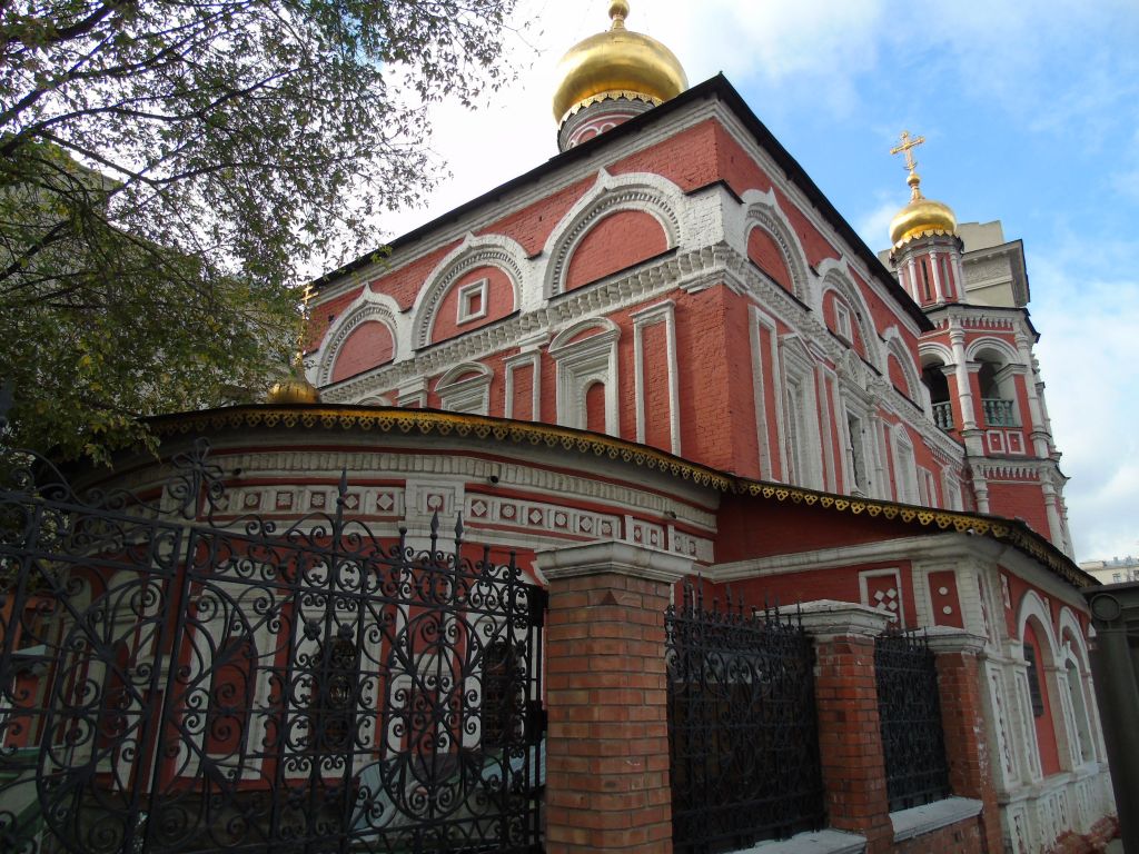 Таганский. Церковь Всех Святых на Кулишках. фасады