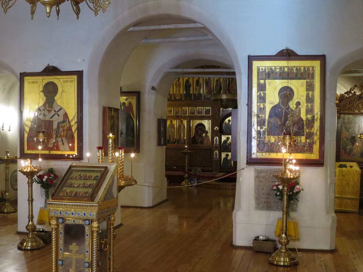 Интерьер нижнего храма, интерьер и убранство. Заиконоспасский монастырь. Собор Спаса Нерукотворного Образа, Тверской (Центральный административный округ (ЦАО), г. Москва)