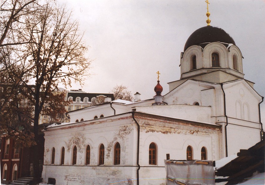 Хамовники. Зачатьевский монастырь. Церковь Сошествия Святого Духа. фасады