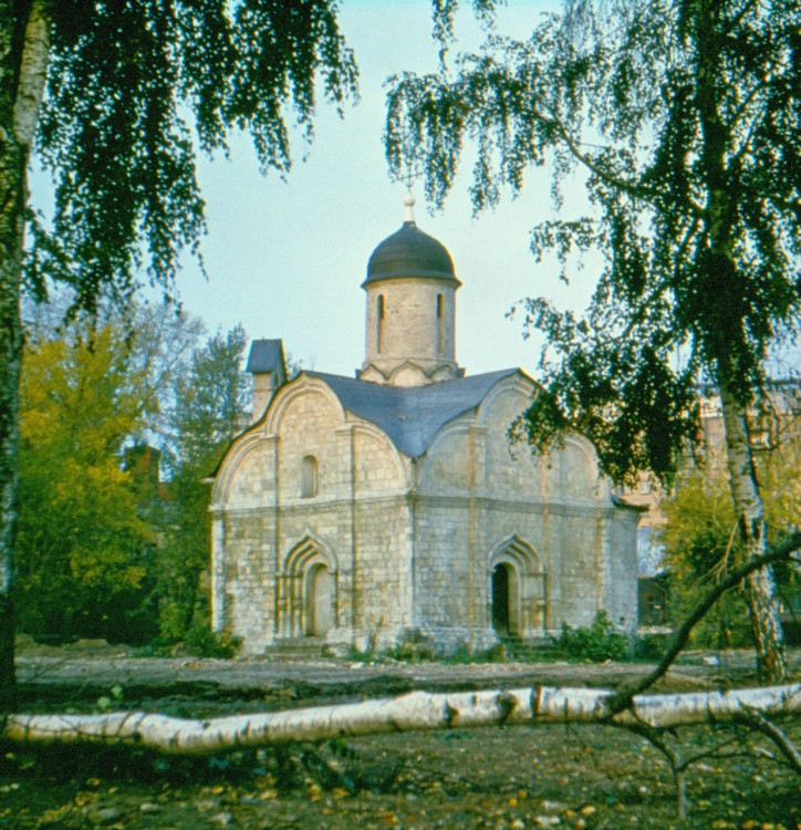Мещанский. Церковь Трифона мученика в Напрудной. архивная фотография, скан слайда, сделанного в 1979 году		      