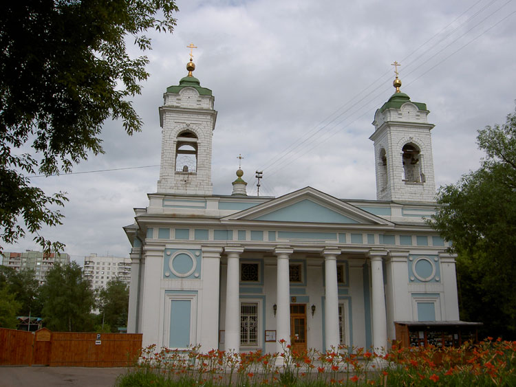 Храм сошествия святого духа на лазаревском кладбище